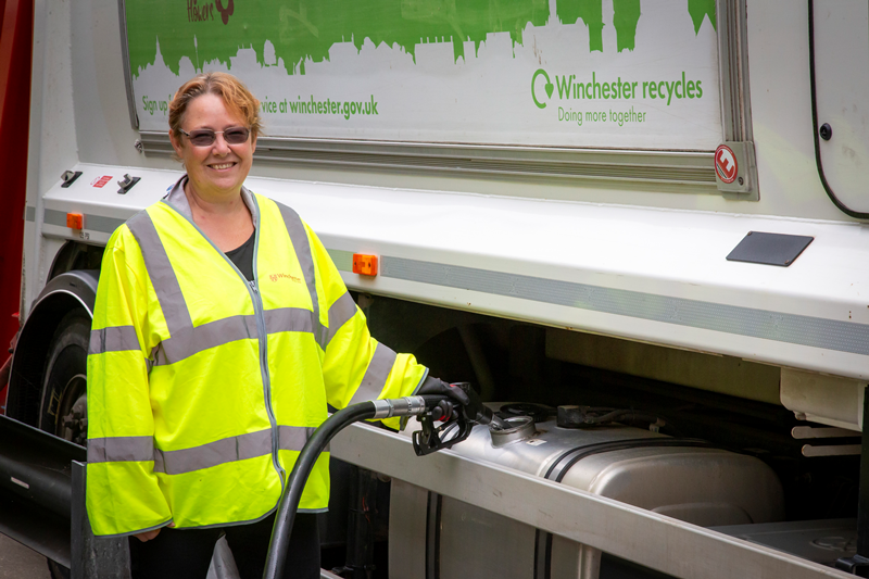 Councillor Learney fueling HVO bin lorry